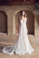 Tulle Appliques V-Neck Backless Romantic Bridal Gown