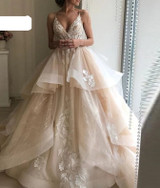 Appliques Lace Tulle Wedding Gown