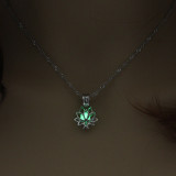 Luminous Glow in Dark Lotus Flower Shaped Pendant Necklace Luminous Glow in Dark Lotus Flower Shaped Pendant Necklace