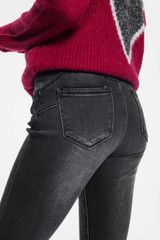 Black Skinny Jeans With a Light Wash