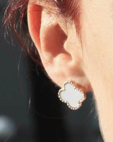 SIMPLE CLOVER EARRINGS