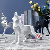 Geometric Animal Figurines Wolf Statue for Office Room Interior Decoration