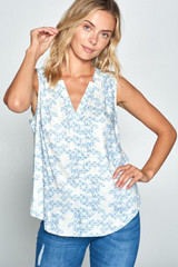 Print V-neck Sleeveless Top
