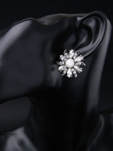 Casual Floral Shape Pearl Stud Earring Casual Floral Shape Pearl Stud Earring
