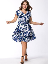 Casual V-Neck Delightful Floral Printed Plus Size Flared Dress