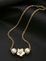 Casual Floral Pendant Pearl Necklace
