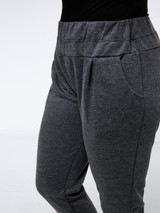 Casual Elastic Waist Pocket Plain Slim-Leg Mid-Rise Plus Size Pant