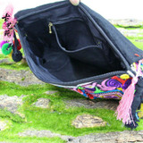 National Style Embroidery Canvas Tassel Shoulder bag