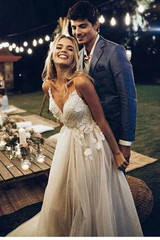 Simple Spaghetti Straps Tulle Sleeveless Appliques Wedding Dresses W358