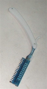 Razor with blade -Navaja