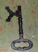Iron Key female cast iron- Llave de Hierro Hembra