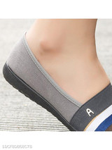 Striped Flat Round Toe Casual Comfort Flats
