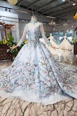 Stunning Long Sleeves Tulle Wedding Dress with Embroidery Bridal Gown W712