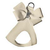 Nouveau Bow Step in Harness