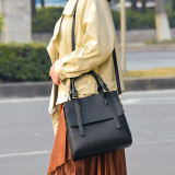 New Korean version of high quality double arrow head layer cowhide leather handbag fashion handbag shoulder slung bulk bags