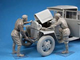 MiniArt Military Models 1/35 WWII Red Army Drivers Kit