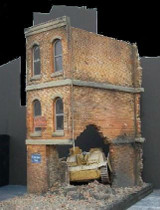 Dioramas Plus 1/35 Ruined Small 3-Story Brick Apartment Building Kit