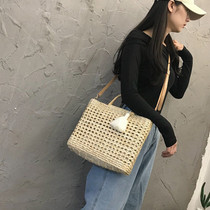 Handmade Woven Shoulder Bag Summer Bohemian Straw Tote