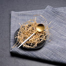 KuBac 24Pcs/set Golden 18/10 Stainless Steel Dinnerware White Handle Silverware Set Fork Knife Scoops Cutlery Set Home Tableware