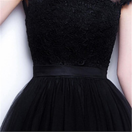 It's YiiYa Sexy Black Illusion Flowers Backless Lace Up Dinner Dress Cocktail Dresses Knee Length Formal Dress Party Gown LX049