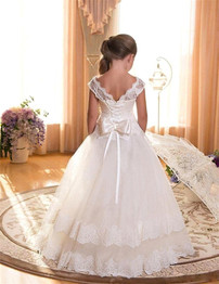 2017 New Fashion First Communion Dresses for Girls Cap Sleeve Lace Flower Girl Dress for Weddings Lace up Back Pageant Dresses