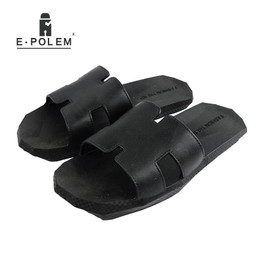 2017 Summer New Style Black White Breathable Mens Outdoor Beach Slippers Casual Men Hollow Out Rome Slippers Summer Shoes Men