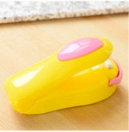 Kitchen Tools Accessories Mini Portable Food Clip Heat Sealing Machine Sealer Home Snack Bag Sealer Kitchen Gadgets for Kitchen