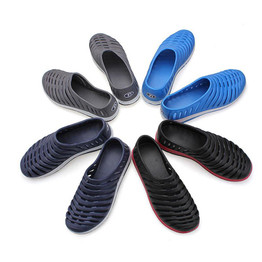 Garden Flat Lightweight Hollow-out Men Shoes New Fashion Summer Mens Slip On Breathable Bathroom Sandal Beach Slippers Sandals