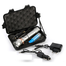 LED Ultra Bright Waterproof Zoomable Flashlight