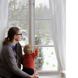 Creative Snow Fluorescent Luminous Paste Stickers Night Light Living Room Bedroom Decorative Wall Sticker Can Be Removed DIY PVC Permanent Luminous Paste Stickers for Kids Rooms Festival Party Decor