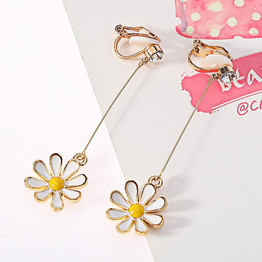 Small Daisy Flower Clip on Earrings