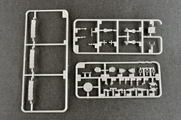 Trumpeter Military 1/35 Russian T80UM Main Battle Tank (New Variant) Kit