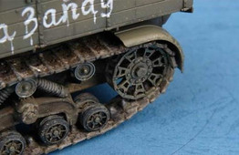 Trumpeter Military Models 1/35 Russian Voroshilovets Heavy Artillery Tractor Kit