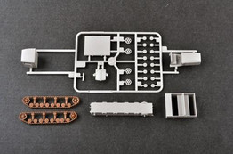 Trumpeter Military Models 1/72 Soviet Komintern Artillery Tractor Kit