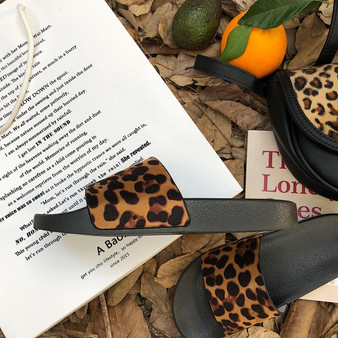 Saving Trend's Leopard Summer Slippers for Women