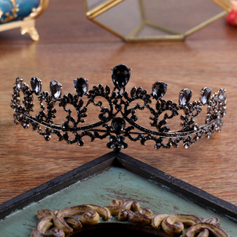 Effortless Queenly Black Diadem