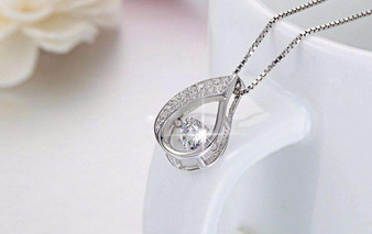 925 Sterling Silver Women Necklace With Water Drop Shape Cubic Zircon Pendant