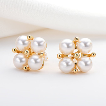 Rudder Natural Cultured Freshwater Pearl Earring