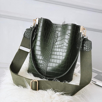 Designer PU Leather Crocodile Pattern Crossbody Bag For Women