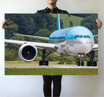 Face to Face with Korean Airlines Boeing 777 Printed Posters