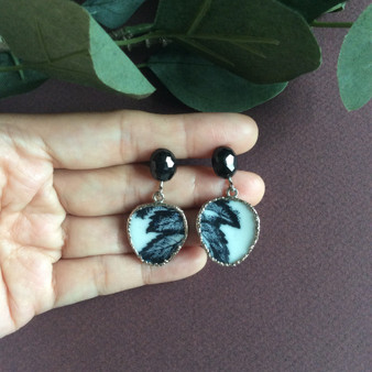 Grisaille leaf porcelain with black onyx studs
