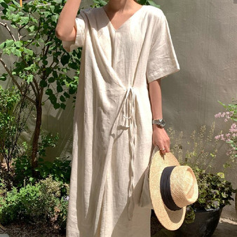 Colorfaith New 2020 Summer Women Dresses Loose Lace Up Casual V-neck Backwards Cotton and Linen Vintage Wild Long Dress DR6029