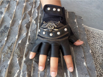 Skulls Rivet PU Leather Fingerless Biker Gloves