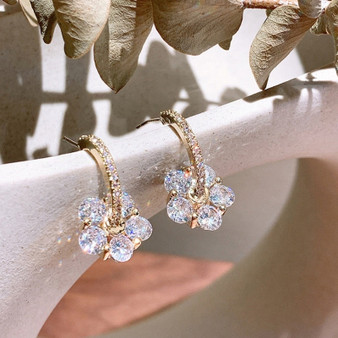 Elegant Shiny Crystal Flower Earrings Fresh and Fashionable Ladies Engagement Wedding Jewelry Gift