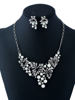 Casual Hollow Out Floral Pearl Pendant Necklace And Earrings Set