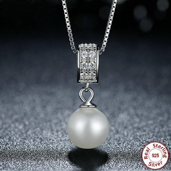 Simulated Pearl Pendant Necklace