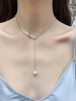 Geometric Dainty Chocker