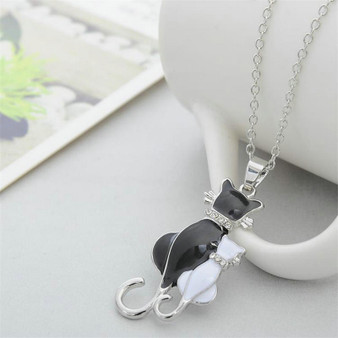 Milan - CatStory™ Hugging Cats Necklace