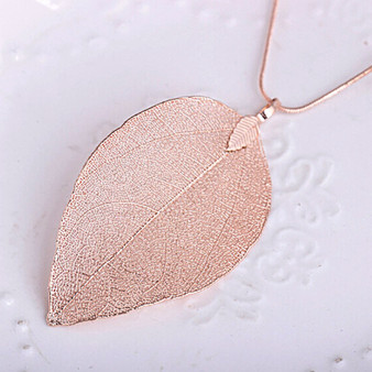 Leaf Pendant Necklace