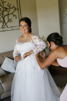 Modest Delicate Long Sleeves A Line Ivory Lace Tulle Plus Size Wedding Dresses For Bride W679